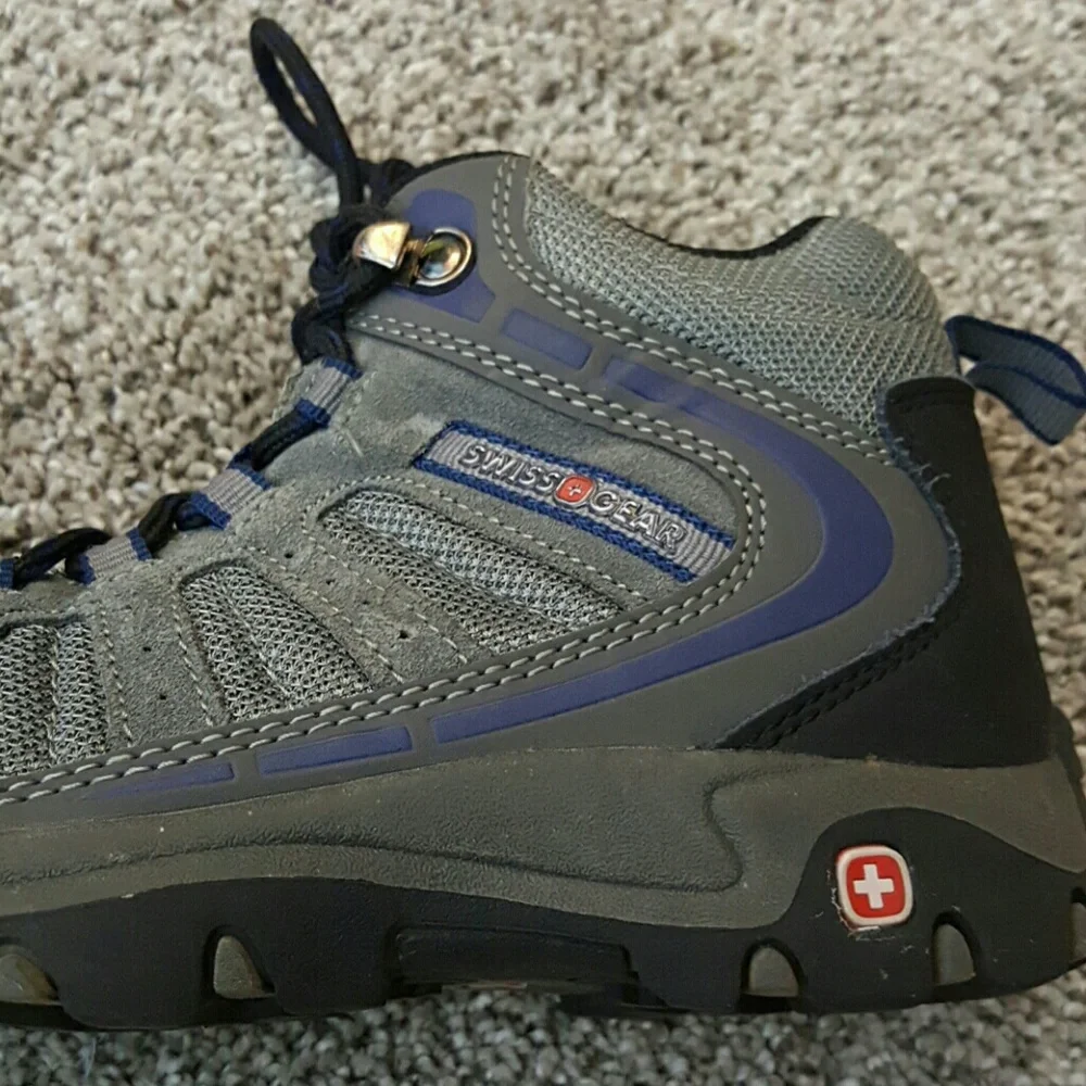 Swiss Gear boy shoes sneakers gray lace up size 1